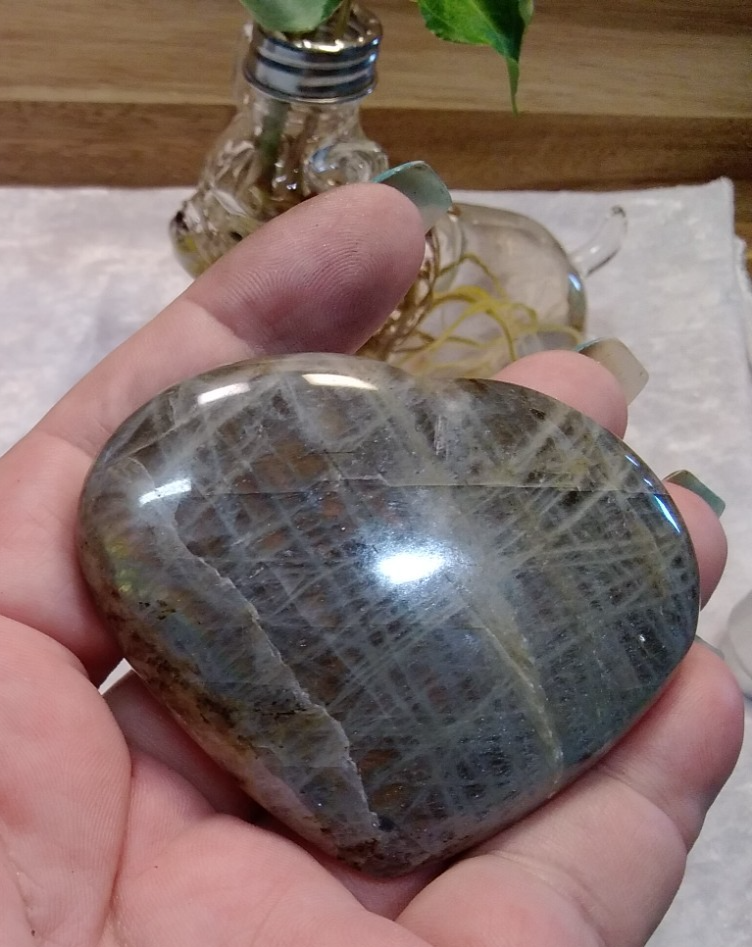 Labradorite Heart ~ Orange Flash ~ 124 g ~ Transformation ~ Protection ~ 8 x 6cm