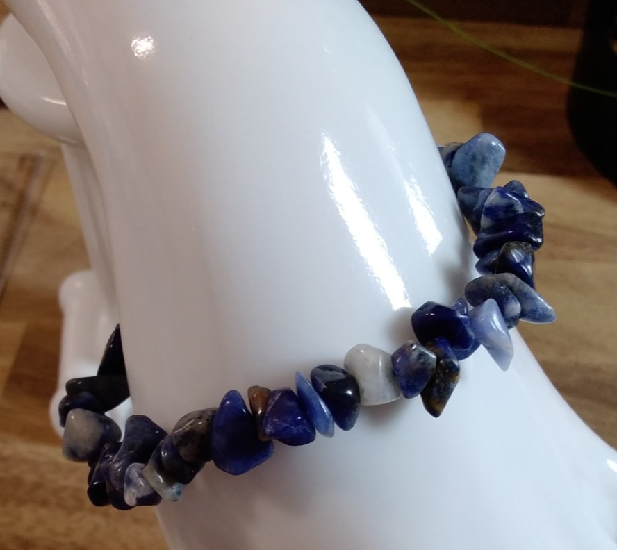 Sodalite Crystal Chip Bracelet – Elastic ~ Clarity • Truth • Calm Communication