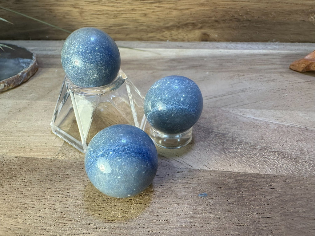 Blue Quartz Sphere 2cm – Mini Crystal Ball Calm • Communication • Clarity • Peac