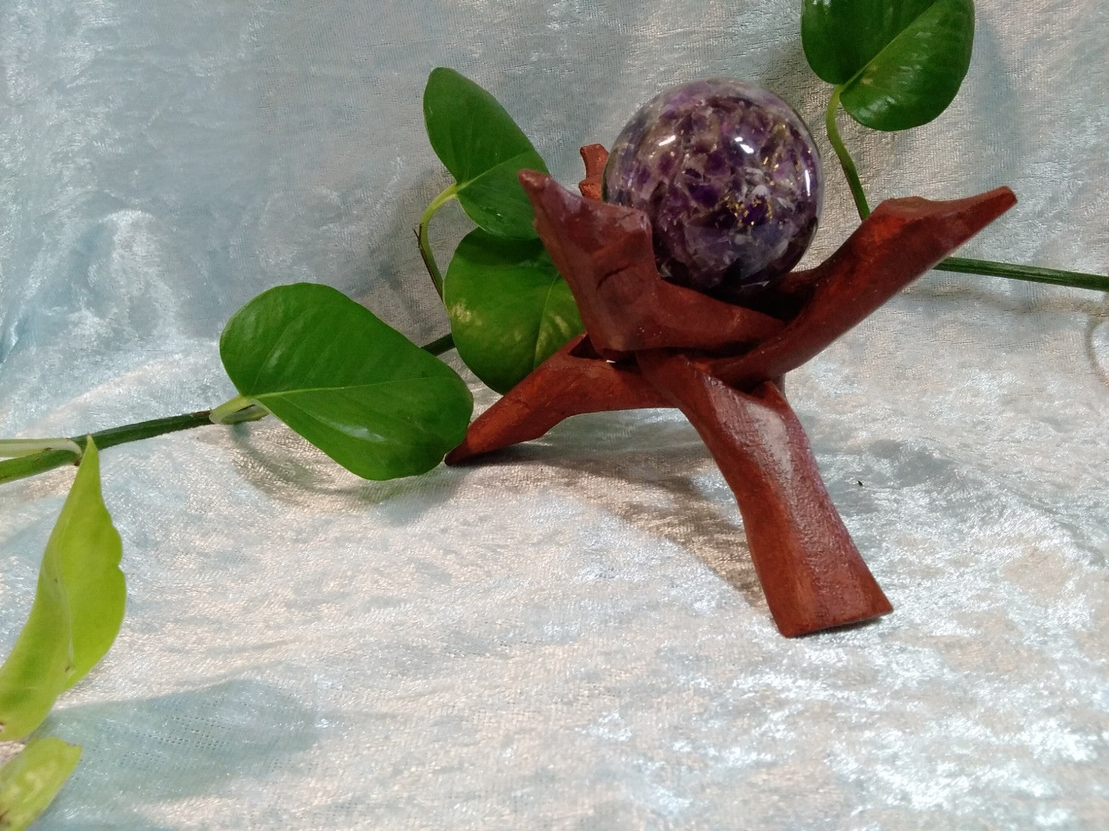 Natural Wood Cobra Folding Tripod Stand ~ Display SML 5 cm Crystal, Geode, Shell