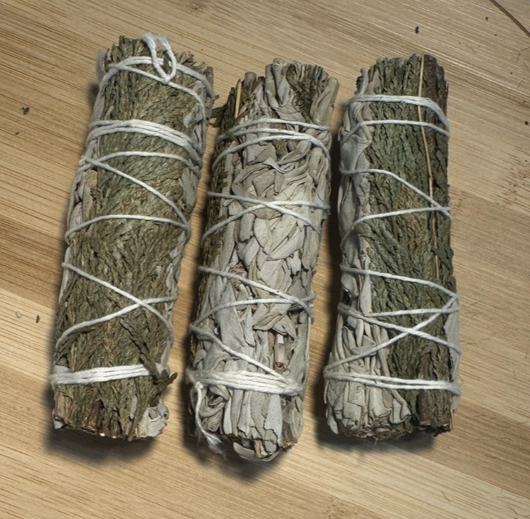 White Sage & Mugwort Smudge Stick 10cm ~ Realign Your Energy