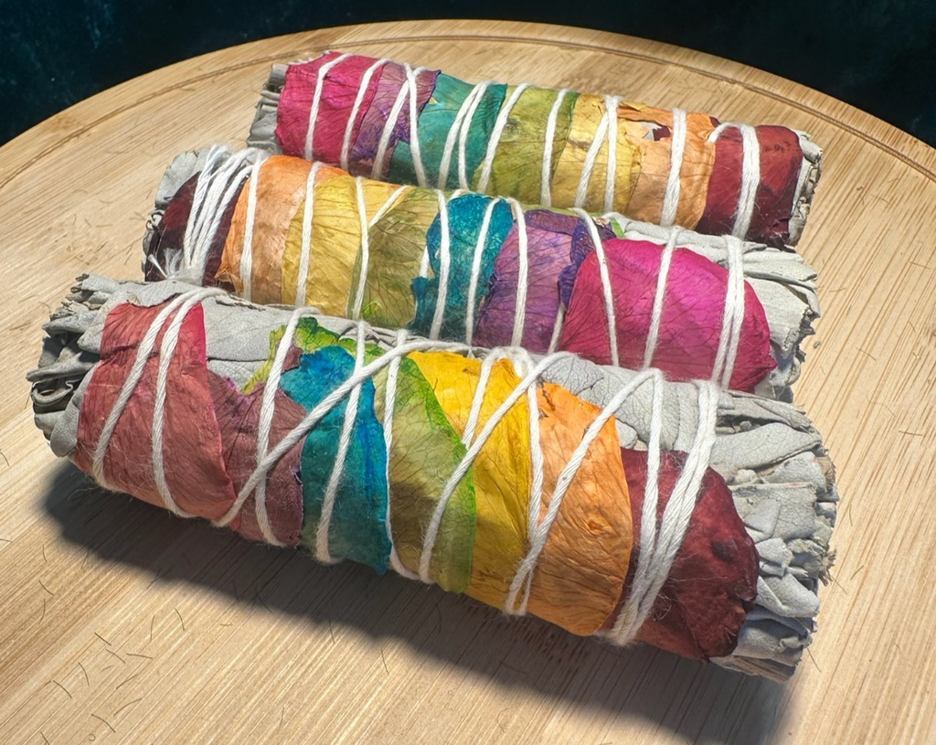 Rainbow 7 Chakra White Sage Rose Petal Smudge Stick 10cm ~ Realign Your Energy
