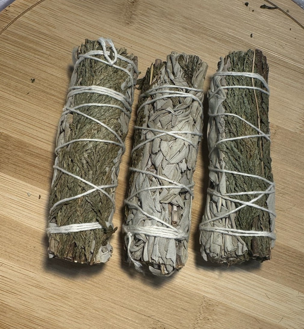 White Sage & Mugwort Smudge Stick 10cm ~ Realign Your Energy