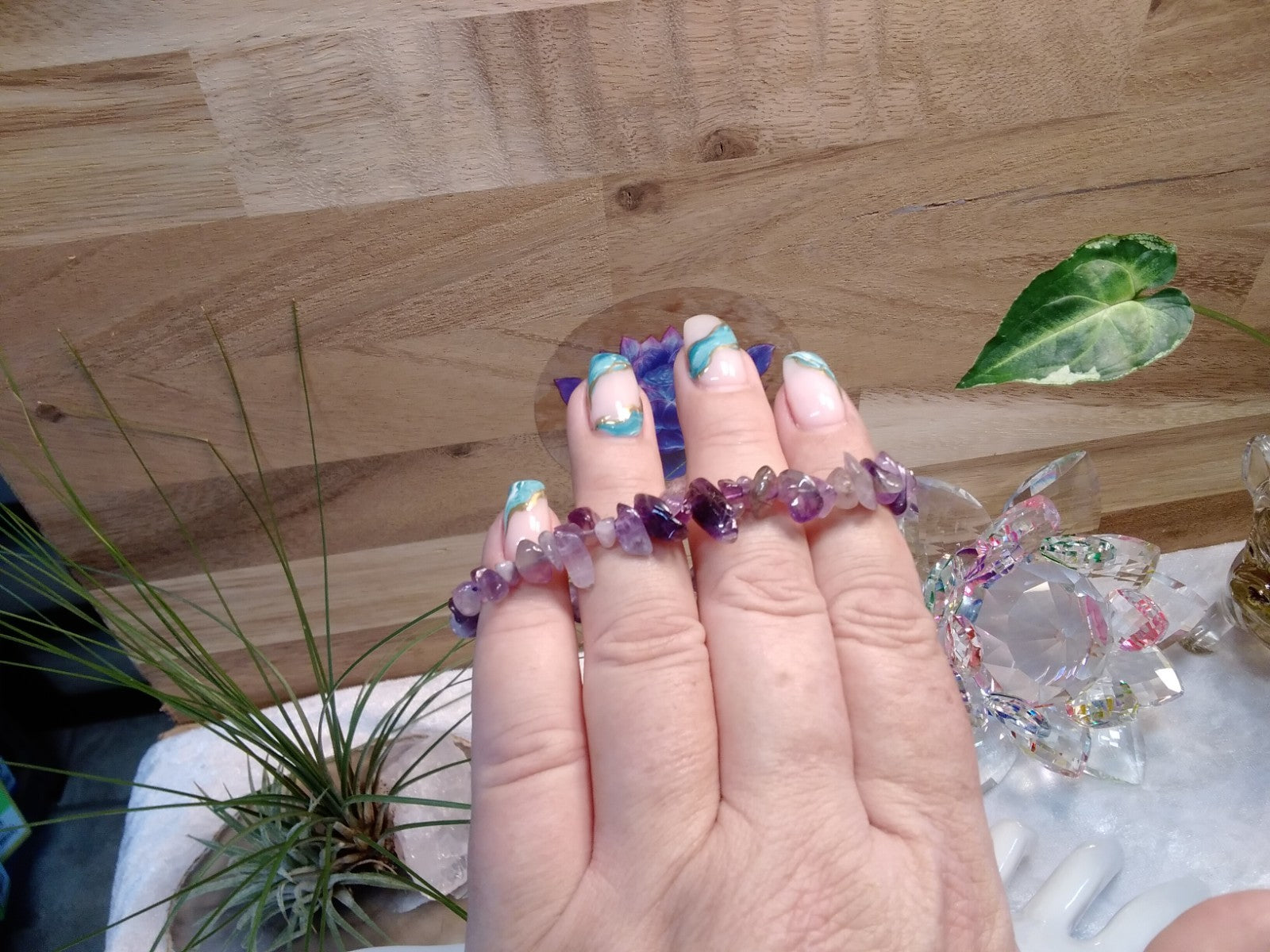 Amethyst Crystal Chip Bracelet – Elastic Stretch Calm • Intuition • Balance