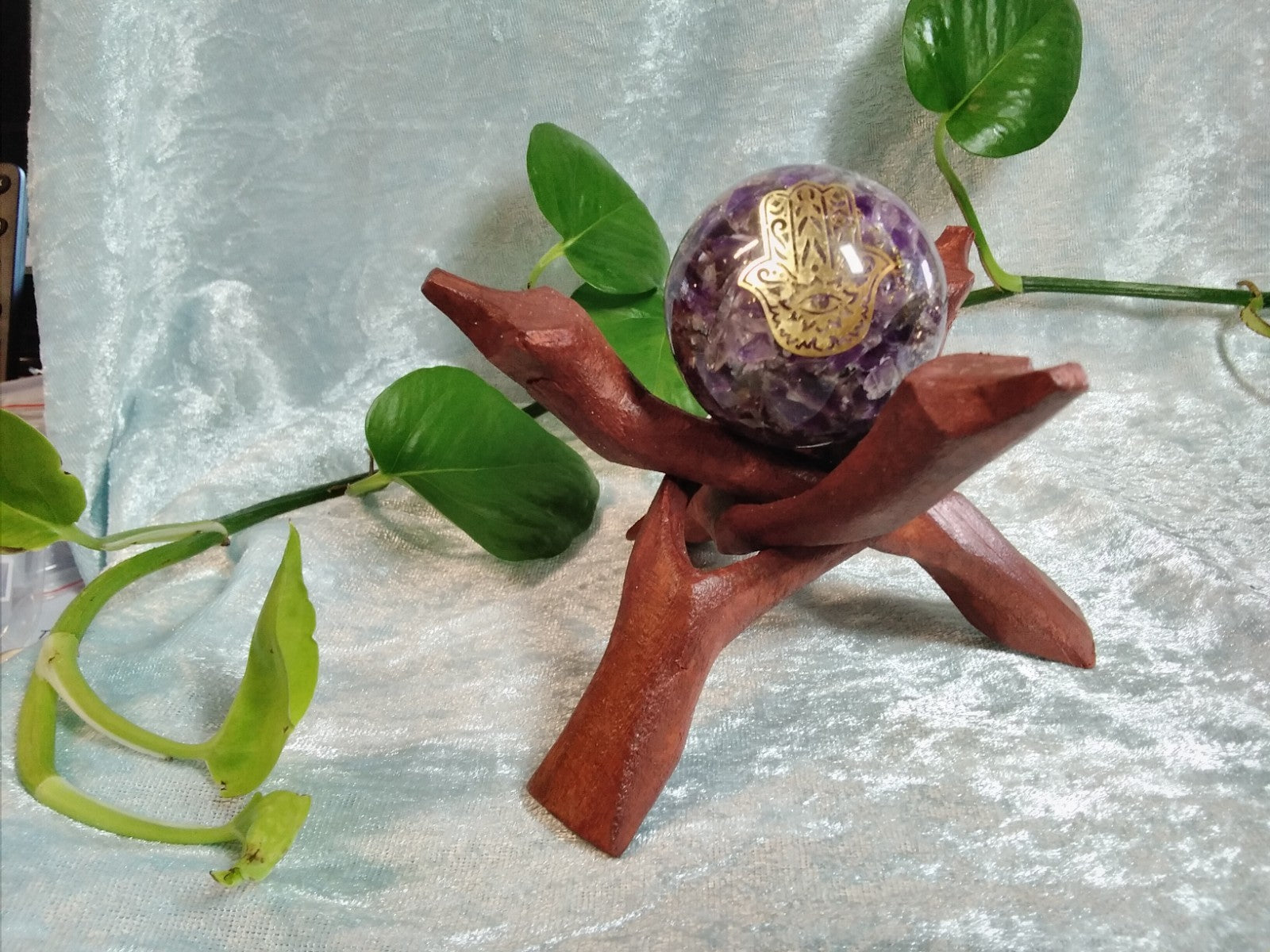 Natural Wood Cobra Folding Tripod Stand ~ Display SML 5 cm Crystal, Geode, Shell