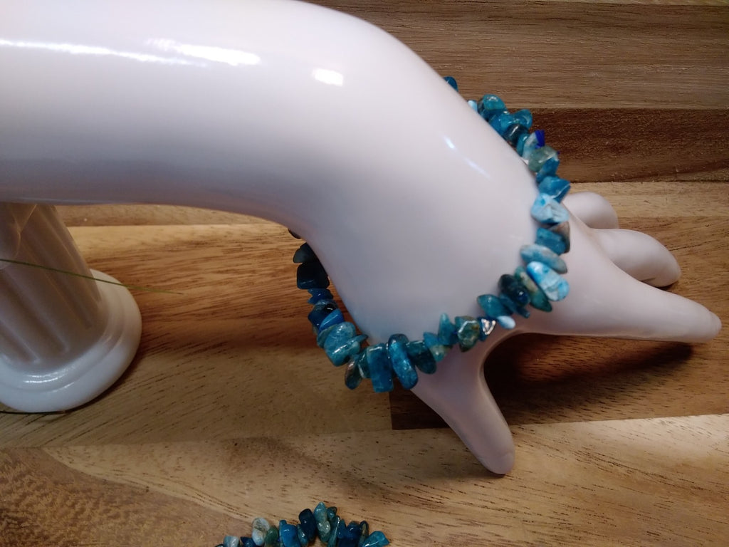 Blue Apatite Crystal Chip Bracelet – Elastic Stretch Focus • Motivation• Clarity
