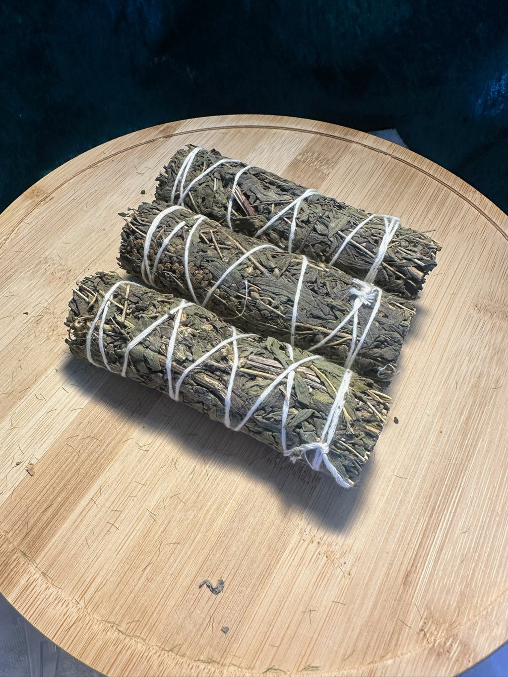 Black Sage (Mugwort) Smudge Stick – 10cm Dream • Journey • Deepen Your Intuition