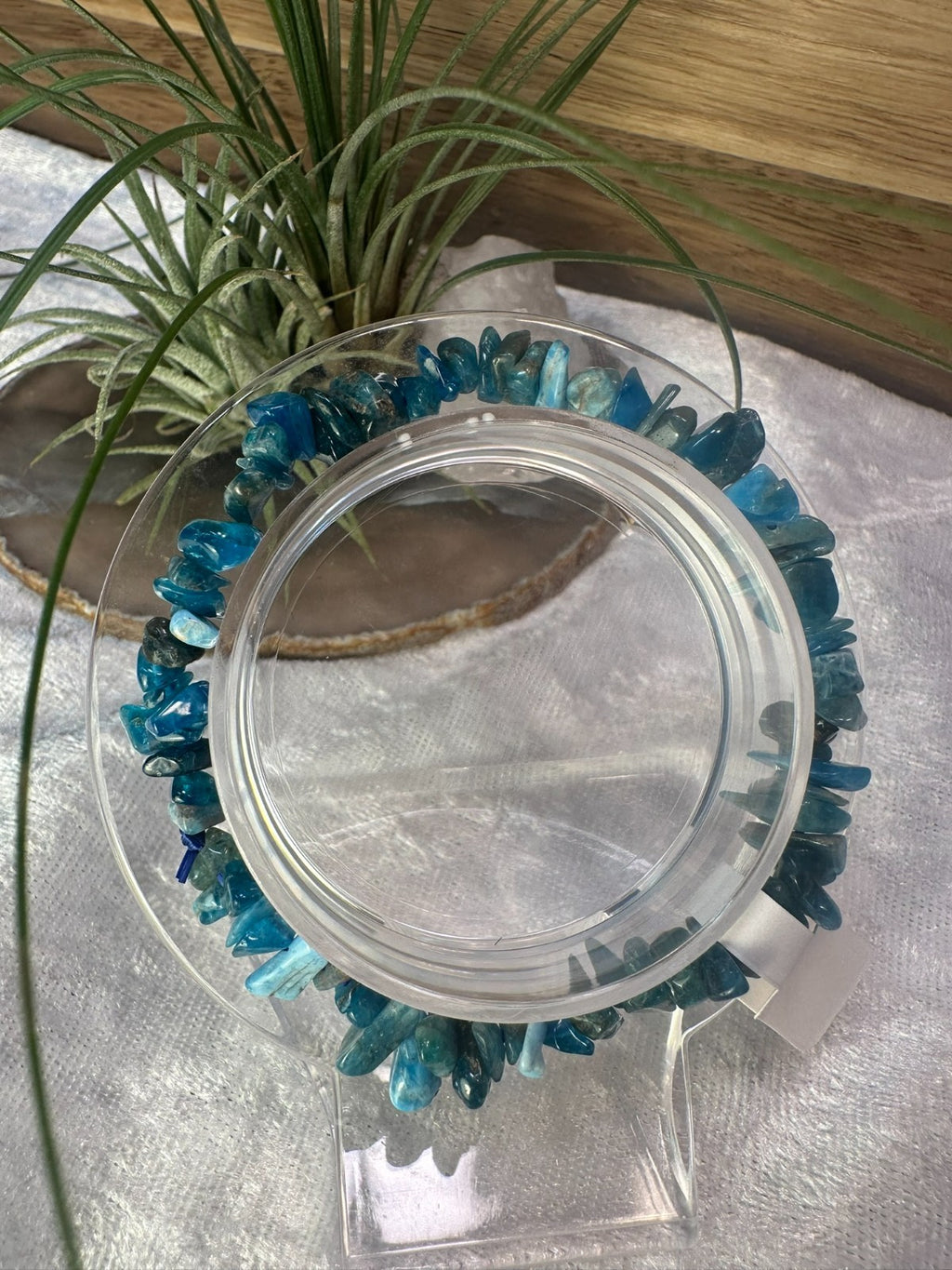 Blue Apatite Crystal Chip Bracelet – Elastic Stretch Focus • Motivation• Clarity