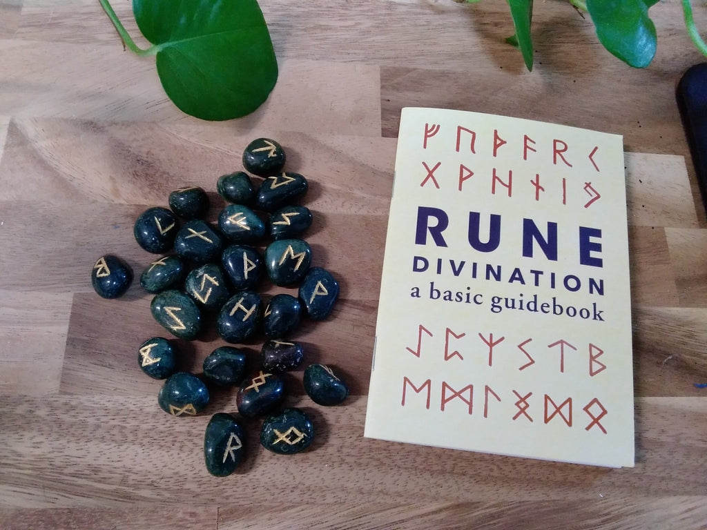 25pc Norse Bloodstone ~ Gemstone Power Viking Rune Stones Set + Bag